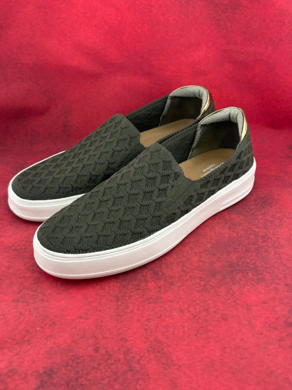 DEARFOAMS COMFORT SOPHIE SLIP-ON STRETCH WOMEN'S SNEAKER OLIVE GREEN SIZE 11